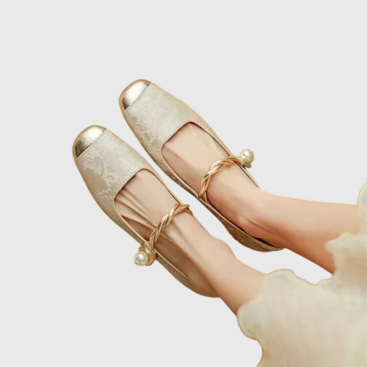 Courtney | Mary Jane Shoes with Embellished Heel and Twisted Strap