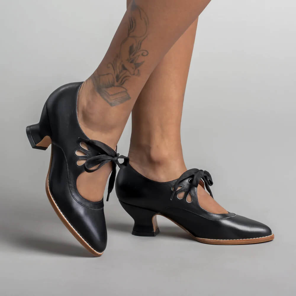 Darlene | Mary Jane Shoes with Strap and Cutout Detail