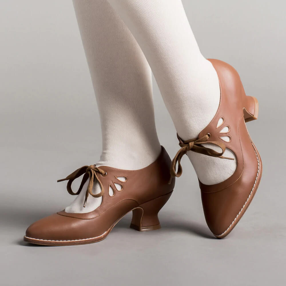 Darlene | Mary Jane Shoes with Strap and Cutout Detail