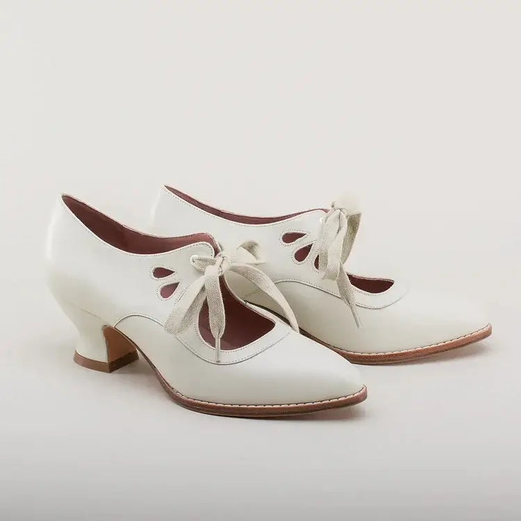 Darlene | Mary Jane Shoes with Strap and Cutout Detail