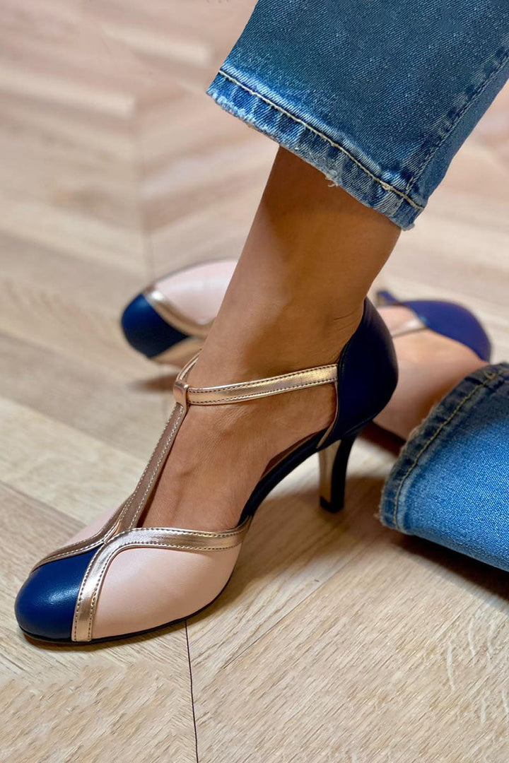 Marilyn | T-Strap Pumps with Round Toe and Buckle Strap