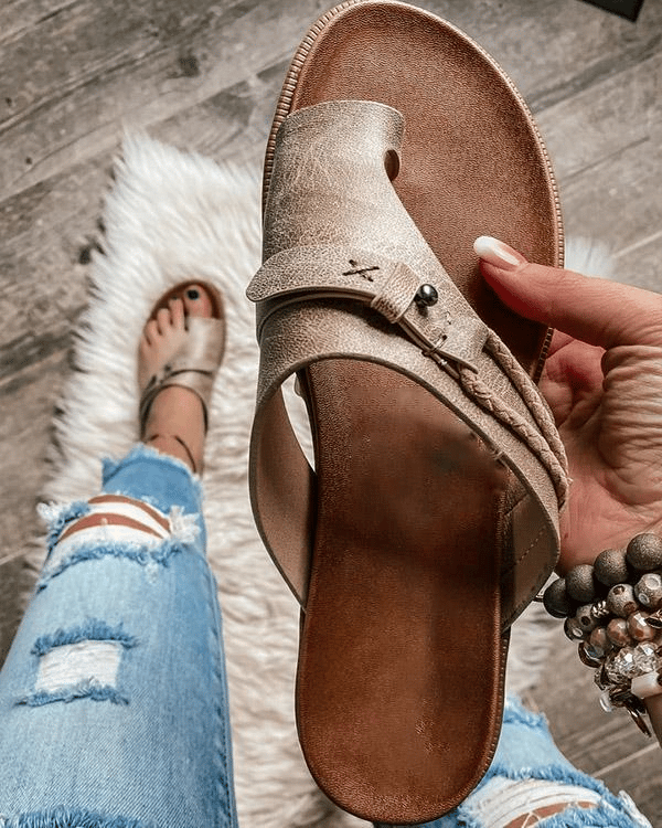 Mary | Orthopedic Sandals with Toe Loop and Adjustable Strap