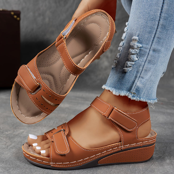 Melissa | Orthopedic Sandals with Adjustable Straps and Cushioned Sole