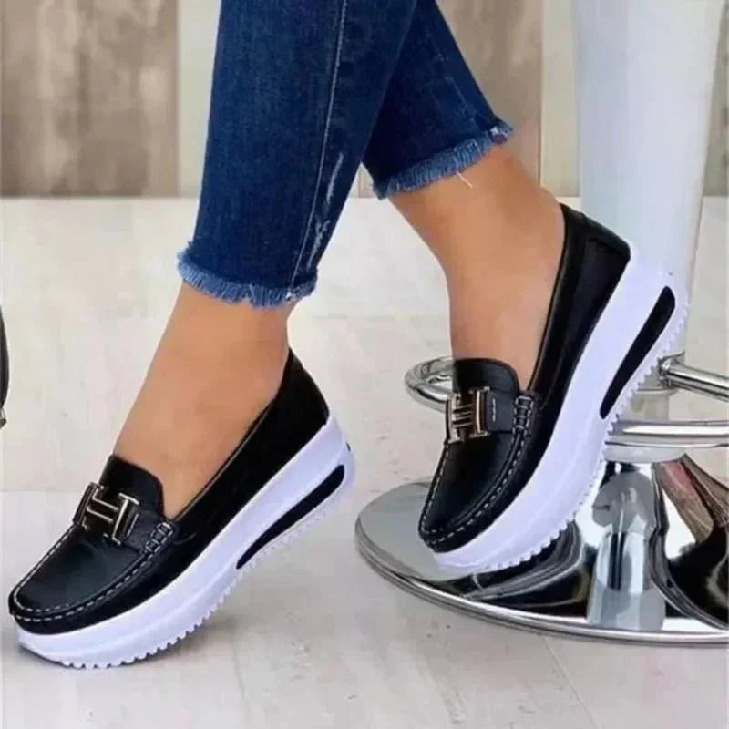Naomi | Platform Loafers with Buckle Detail and Orthopedic Sole
