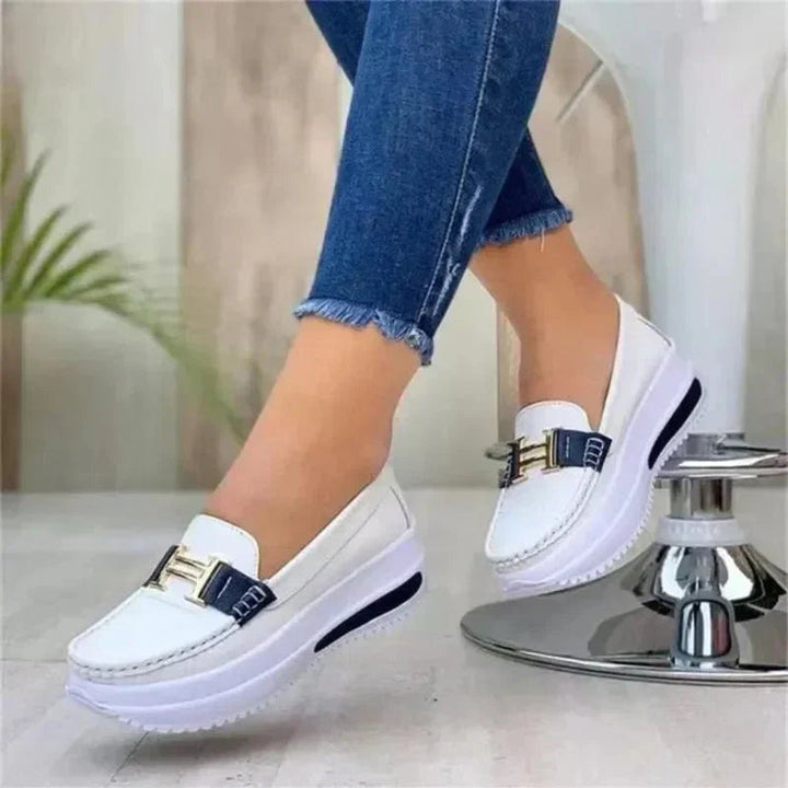 Naomi | Platform Loafers with Buckle Detail and Orthopedic Sole