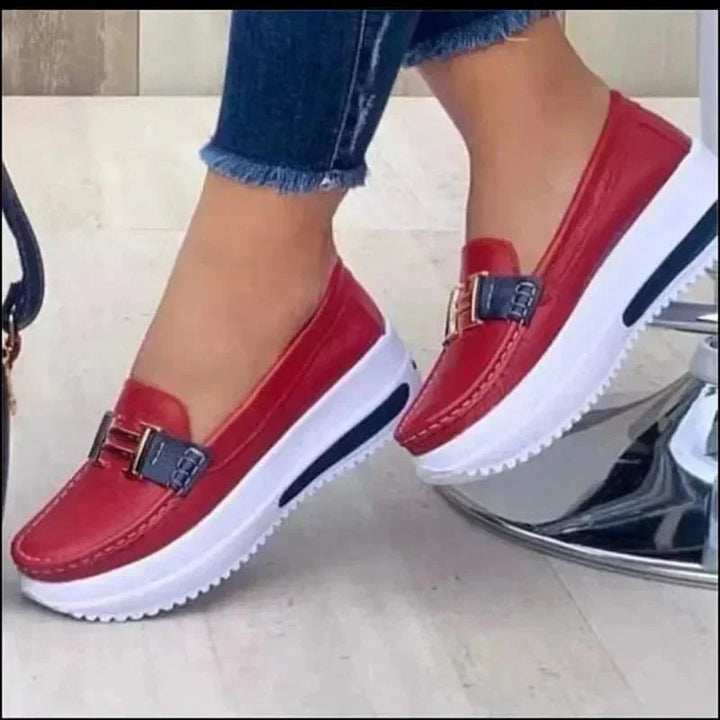 Naomi | Platform Loafers with Buckle Detail and Orthopedic Sole