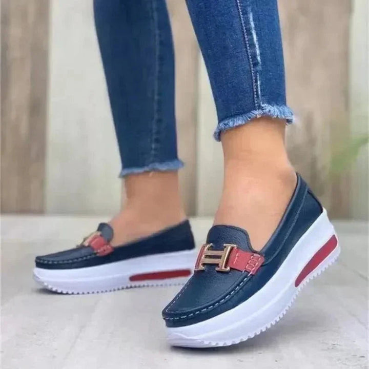 Naomi | Platform Loafers with Buckle Detail and Orthopedic Sole