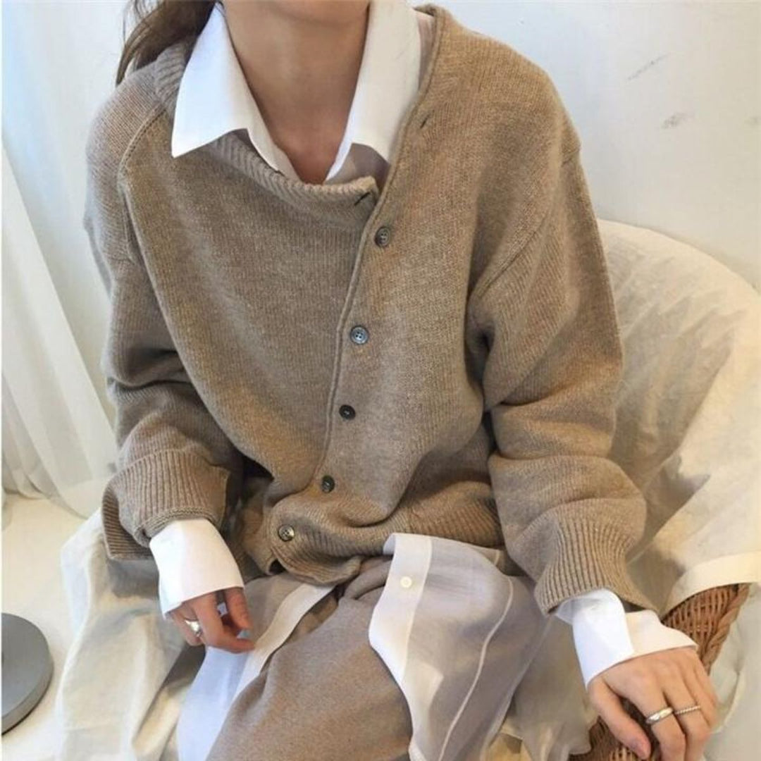 Suzanne | Cardigan with Asymmetric Button Closure and Long Sleeves