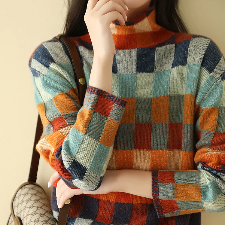 Sylvia | Checkered Sweater with Mock Neck and Long Sleeves
